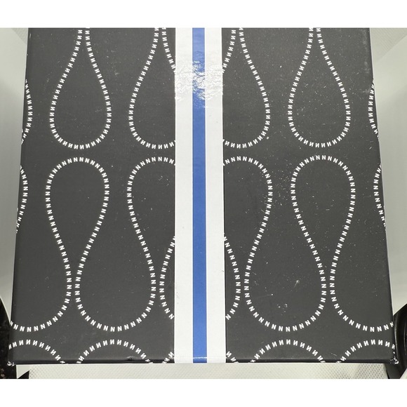 Nest Fragrances Linen Scented Candle ~ 21.1 oz / 600 g ~ - Picture 2 of 3